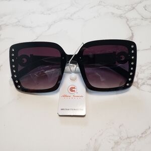 Squared Women's luxury sunglasses.